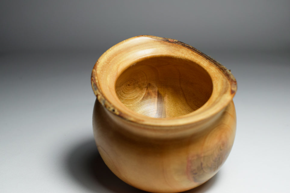 Ninna, Cherry Wood