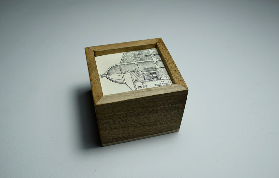 Qbo, Walnut wood