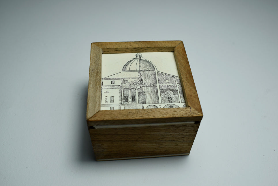 Qbo, Walnut wood