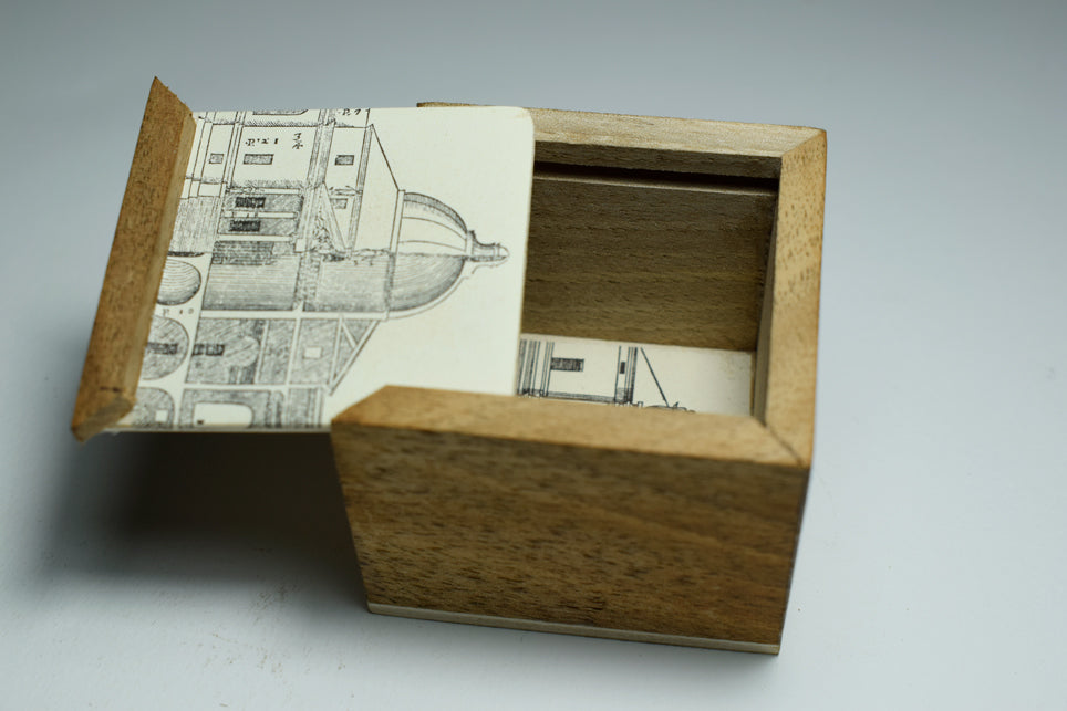 Qbo, Walnut wood